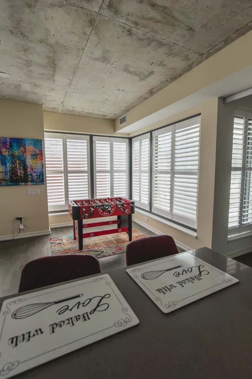 AA8I1305 Window shutters