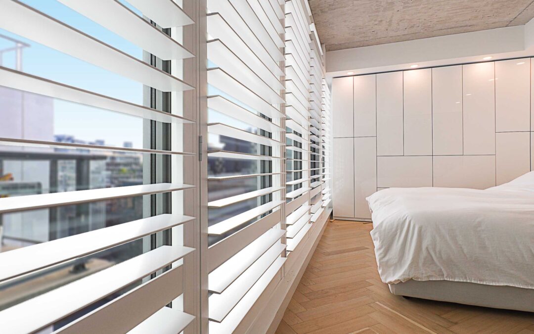 Wood vs. Polyvinyl Shutters: The Grudge Match