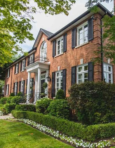 Brownbrick Blackshutter 4x5