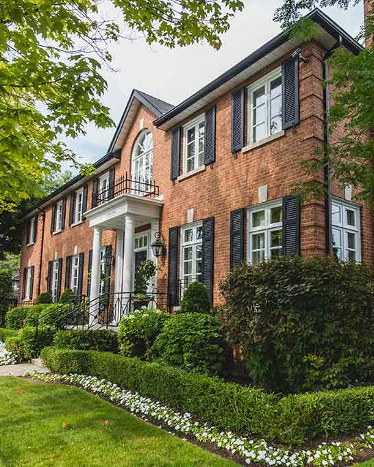 Brownbrick Blackshutter 4x5